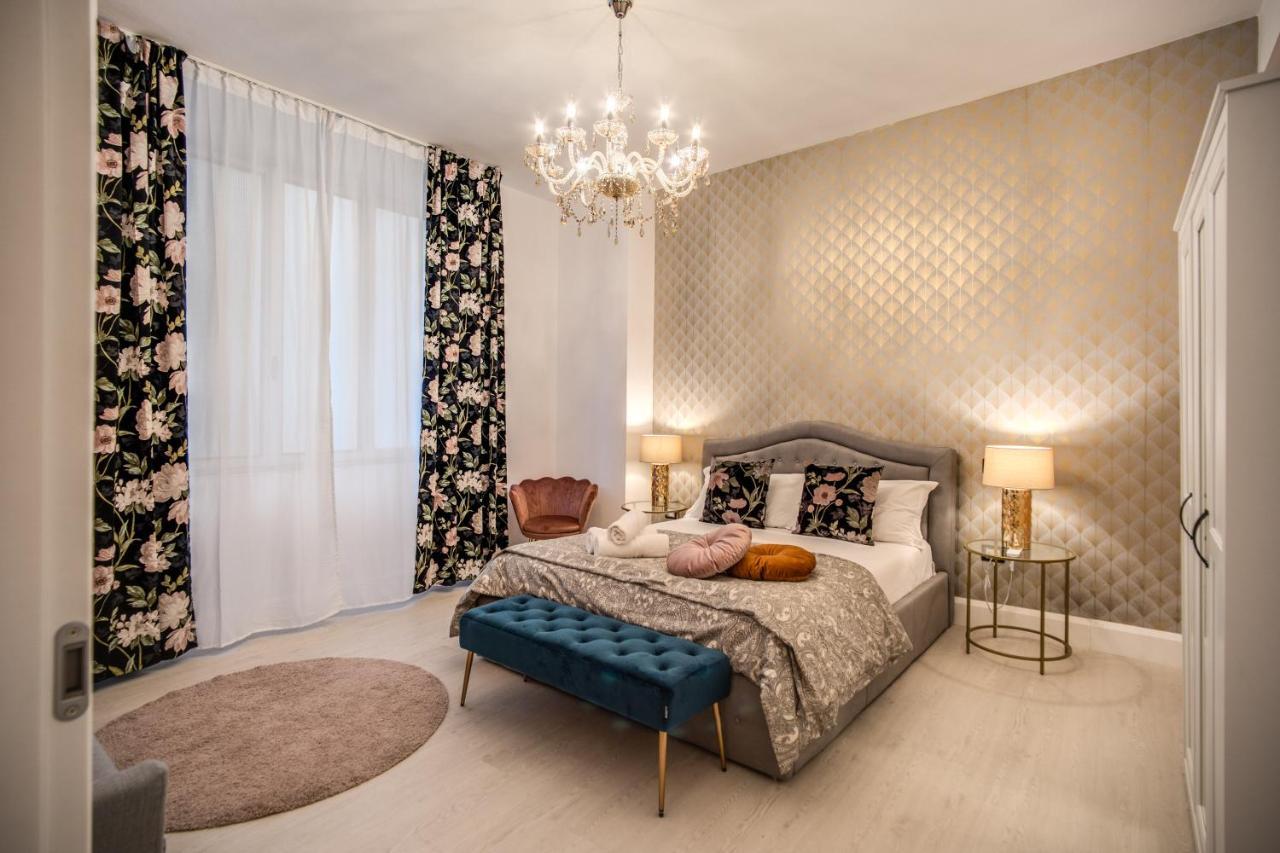 פיזה Aweshomeitaly - White Mirrors Apartment מראה חיצוני תמונה