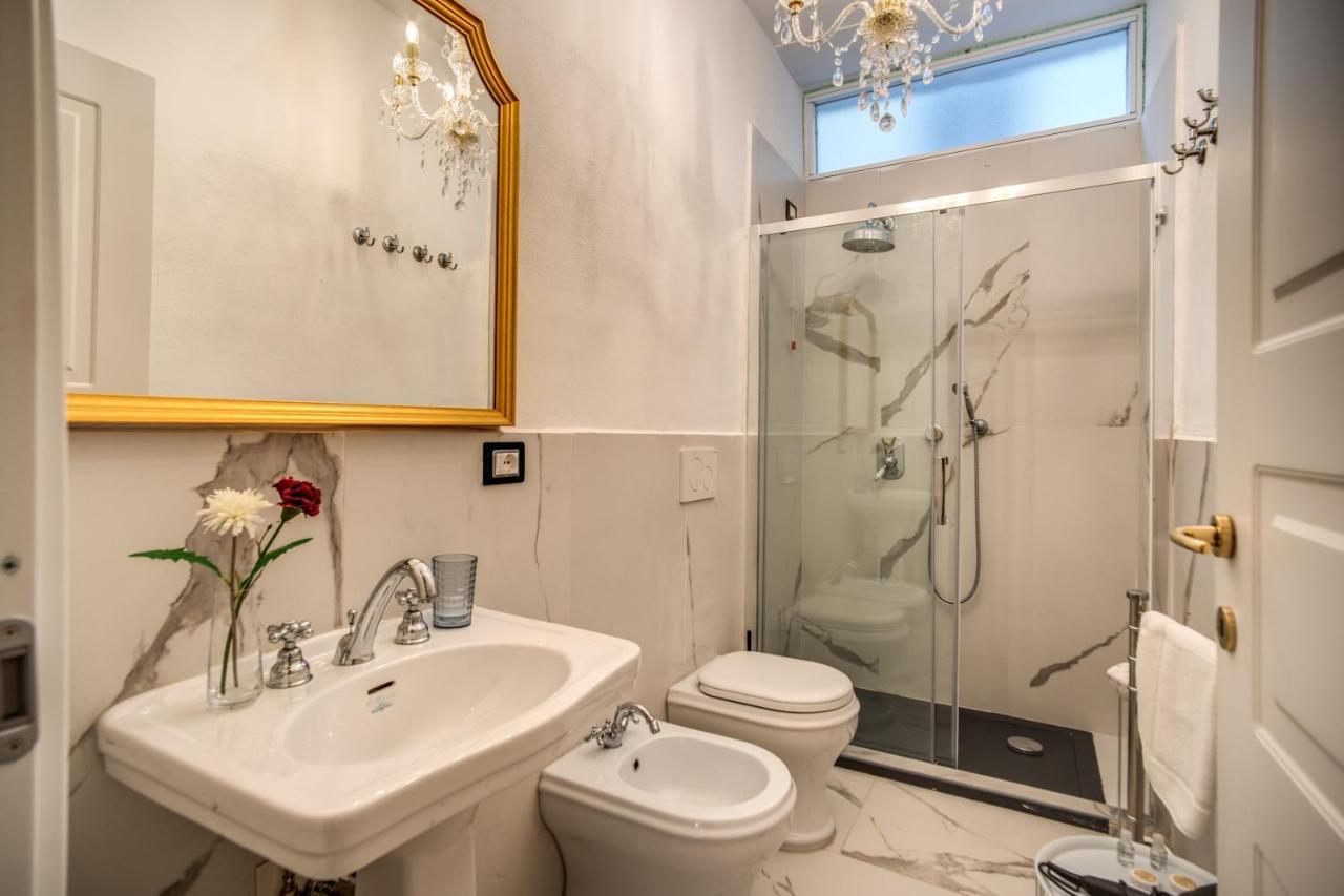פיזה Aweshomeitaly - White Mirrors Apartment מראה חיצוני תמונה